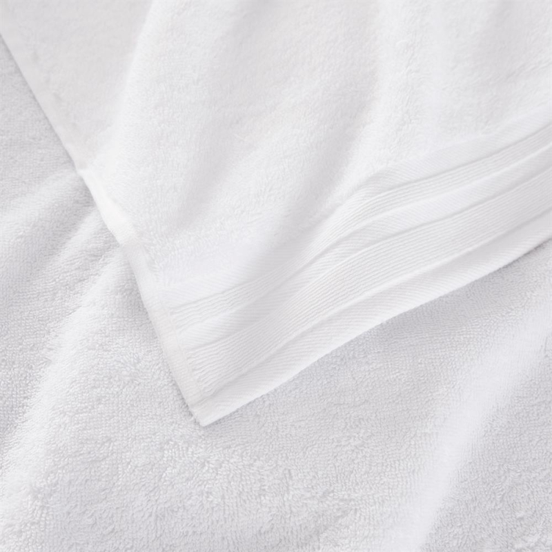 Serviette de toilette Romane coloris Blanc 50x100 cm Serviette de toilette Romane coloris Blanc 50x100 cm