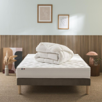 Couette Lotus pliée 140x200 Couette Lotus pliée 140x200