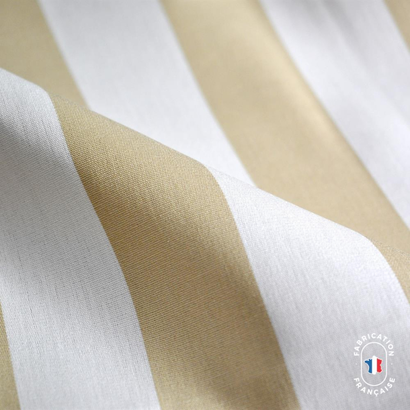 Chemin de lit à rayures