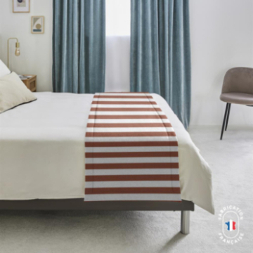 Chemin de lit à rayures