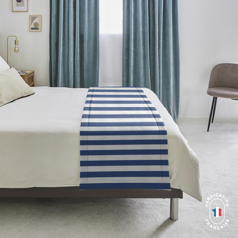 Chemin de lit à rayures