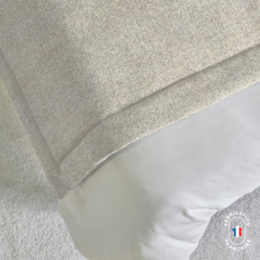 Chemin de lit en tissu mouton