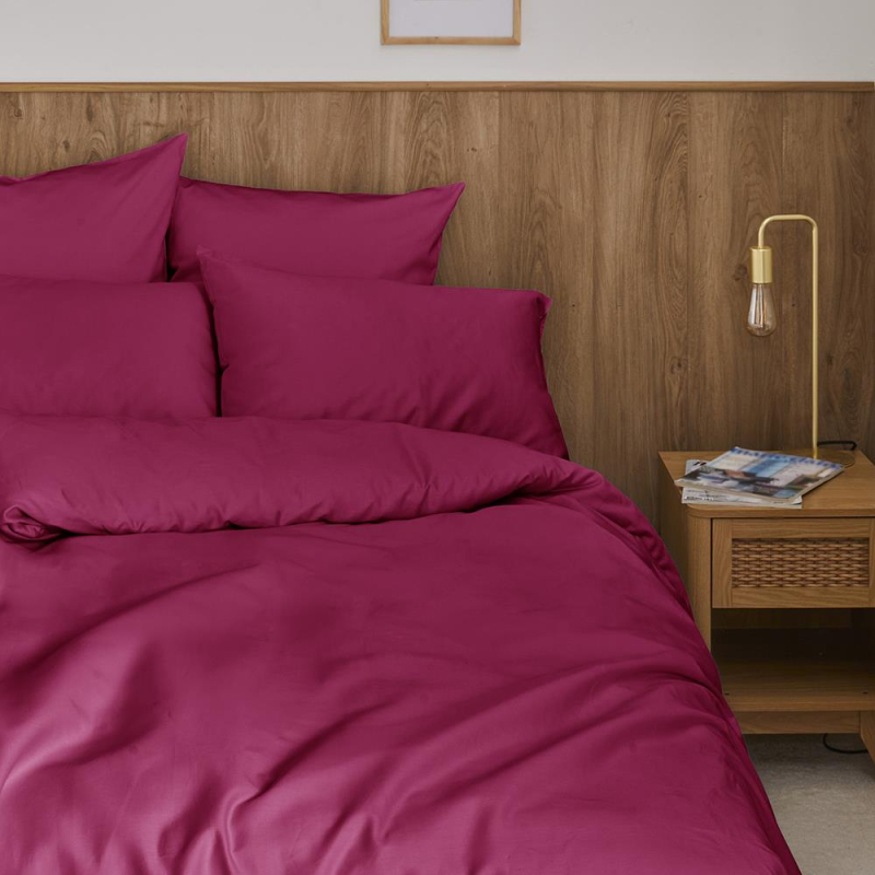 Housse de couette Hestia en satin de coton uni beet red zoom