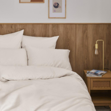 Housse de couette Hestia en satin de coton uni sable zoom