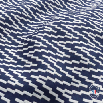 Zoom matière tissu CALANQUE à motifs géométriques coloris Marine