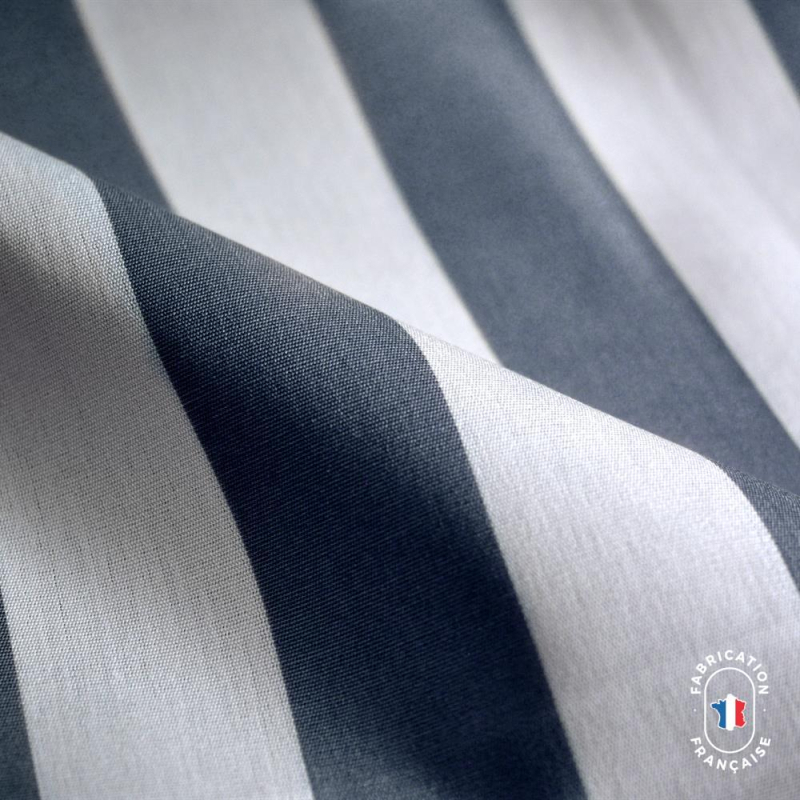 Chemin de lit à rayures