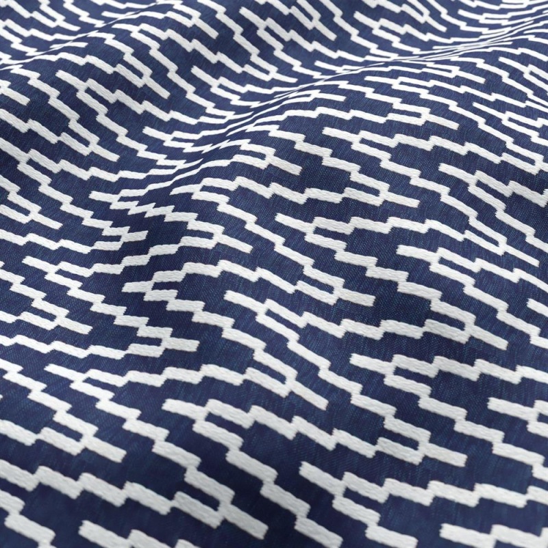 Coussin Zoom sur tissu CALANQUE en jacquard à motifs géométrique pour l'extérieur coloris Marine