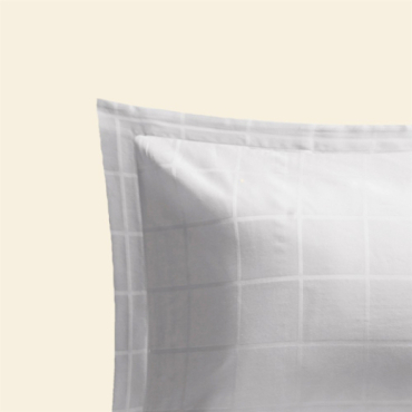 CALLISTA, 2 taies en satin...