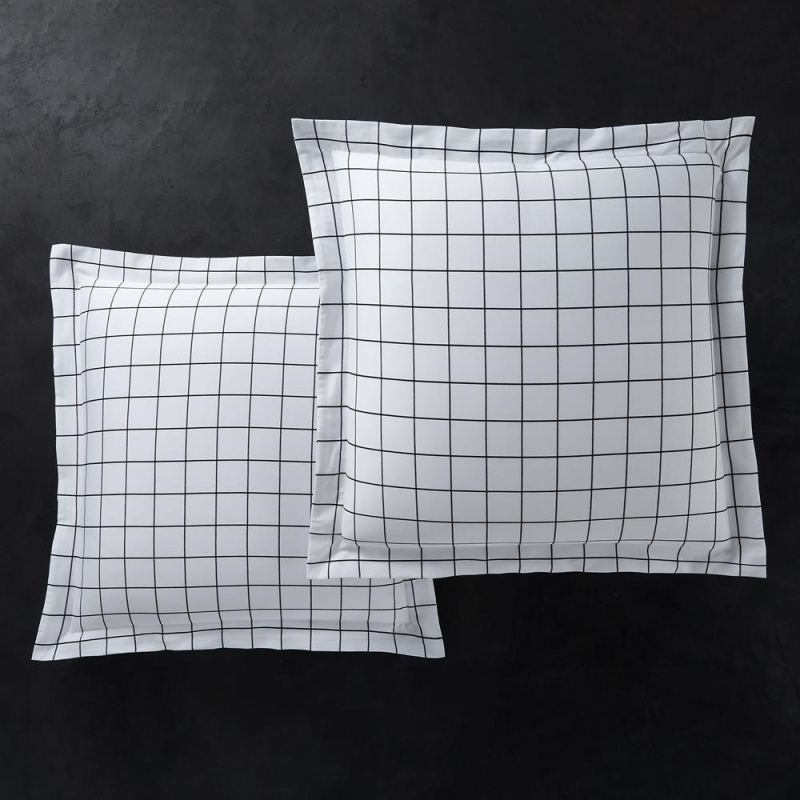 2 taies d'oreiller à carreaux noir et blanc Atlas 65x65 cm