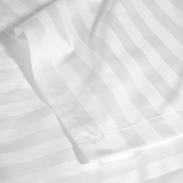 Drap plat Nemesis satin à rayures blanches