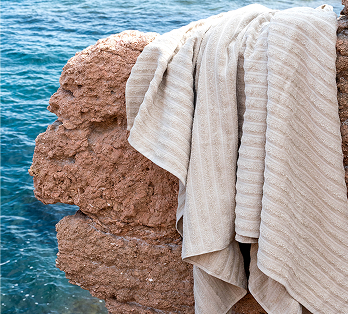 Guide d'achat : Fouta ou serviette de plage, comment faire le bon choix ?